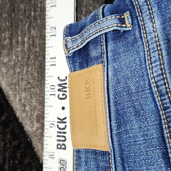 BKE BILLIE EMBROIDERED HIGH-WAISTED RAW-EDGE DENIM JEAN SHORTS 26 - Picture 5 of 13